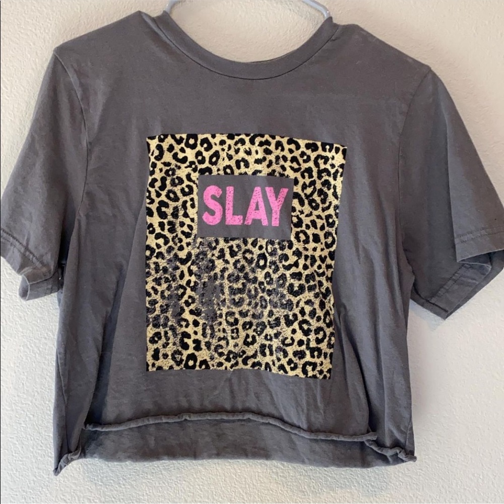 “slay” cropped tee